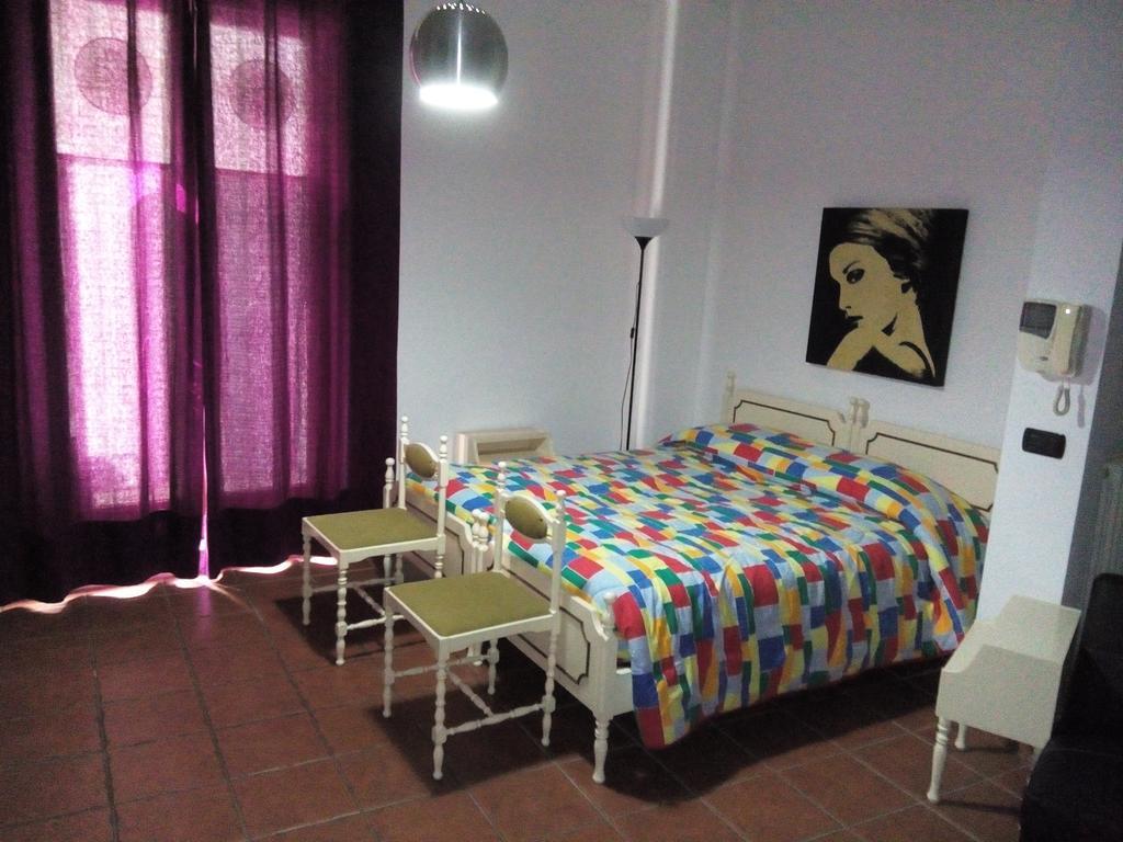 Dimora Donna Clara Bed and Breakfast Κονβερσάνο Δωμάτιο φωτογραφία