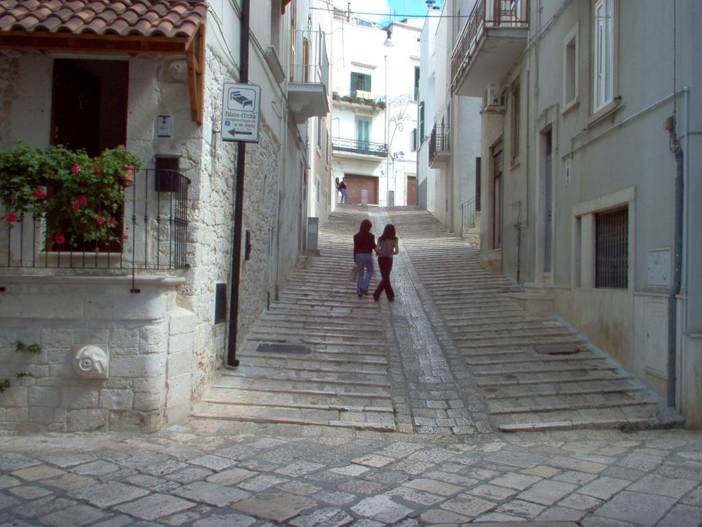 Dimora Donna Clara Bed and Breakfast Κονβερσάνο Δωμάτιο φωτογραφία
